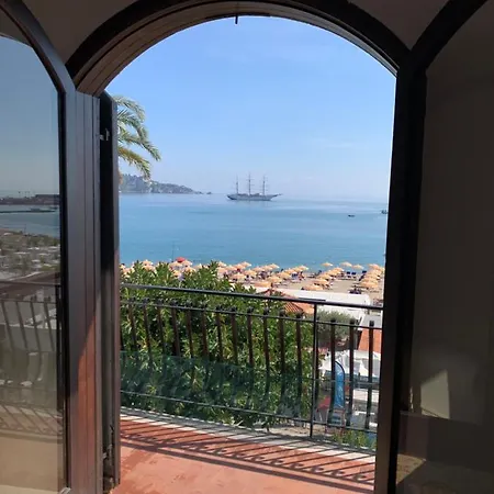 Taormina Giardini-naxos Lejlighed *